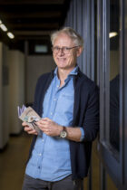 CG Portraits16 8601 e1668424032780 140x210 - Le prix Lettres Fronti&egrave;re
